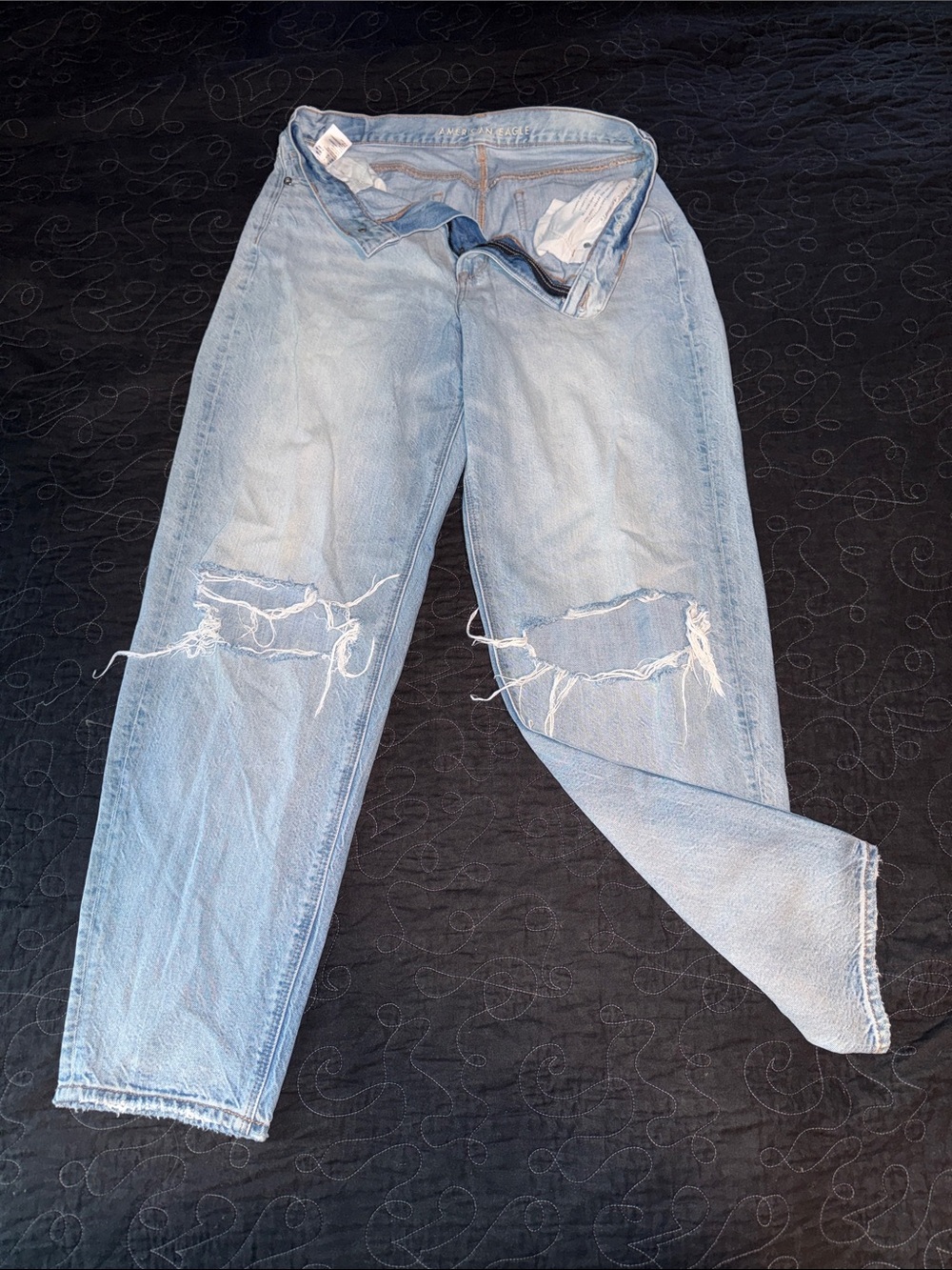 American Eagle Outfitters Light Blue Distressed Boyfriend Jeans